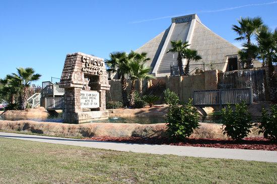 Cancun Lagoon Adventure Golf